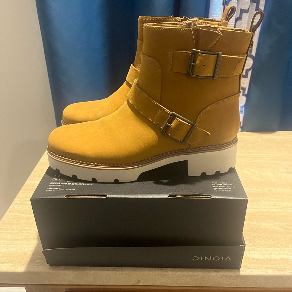 Vionic Yellow Combat Boots